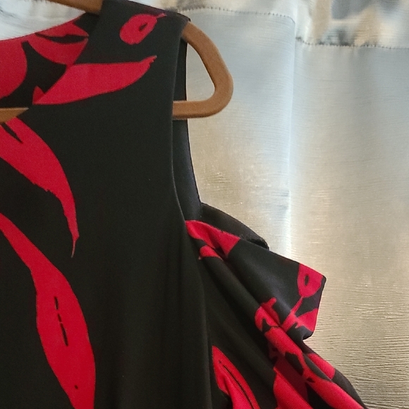 American Living Dress Black and Deep Red Floral Long Cold Shoulder Sleeve NWT - Picture 5 of 7